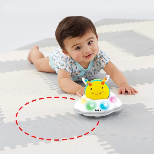 Skip Hop Explore & More Follow-Me Bee Crawl Toy - سكيب هوب - Image 10
