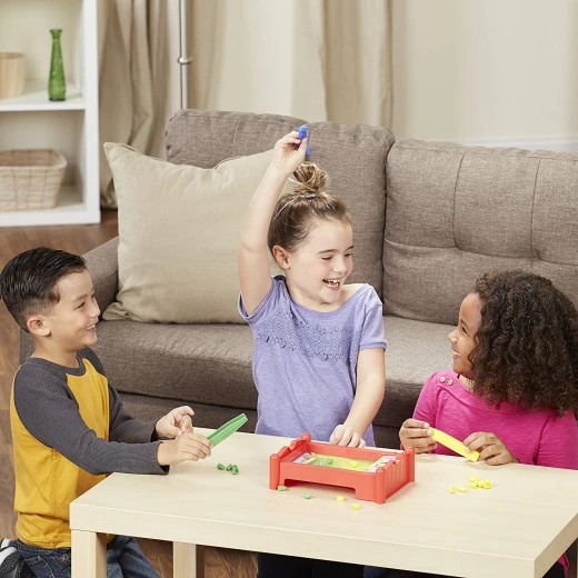 Hasbro Gaming Bed Bugs Family Game Catching Bugs Fun for Kids and Adults 2 to 3 Players - Hasbro Gaming - Image 3