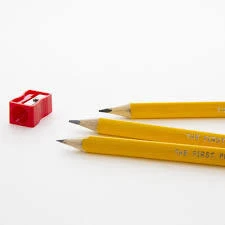 قلم رصاص أصفر الاول جامبو بتصميم مثلثي (3 / عبوة) مع مبراة من بازيك - بازيك - Image 2