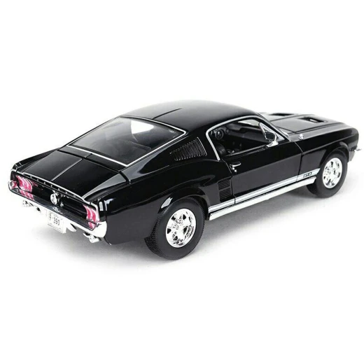 Maisto 1967 Ford Mustang GTA Fastback, Scale 1:18, Black Color - Maisto - Image 3