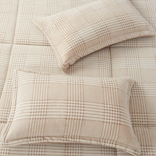 Nova Home Sketch Winter Printed Flannel Comforter Set - King/Super King  - Beige 4 Pcs - Nova Home - Image 7