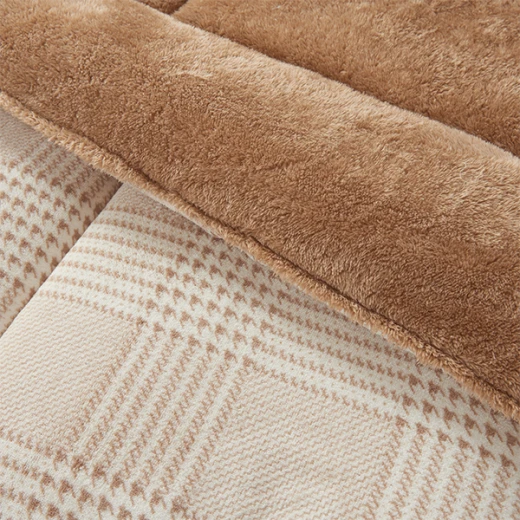 Nova Home Sketch Winter Printed Flannel Comforter Set - King/Super King  - Beige 4 Pcs - Nova Home - Image 5