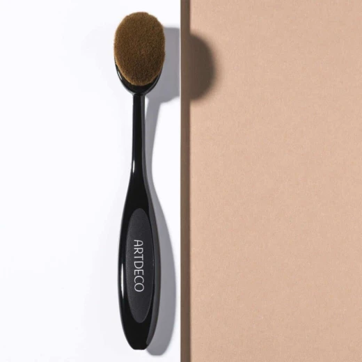 ARTDECO Medium Oval Makeup Brush for Airbrush Finish Vegan Friendly Professional Quality - ArtDeco - Image 6