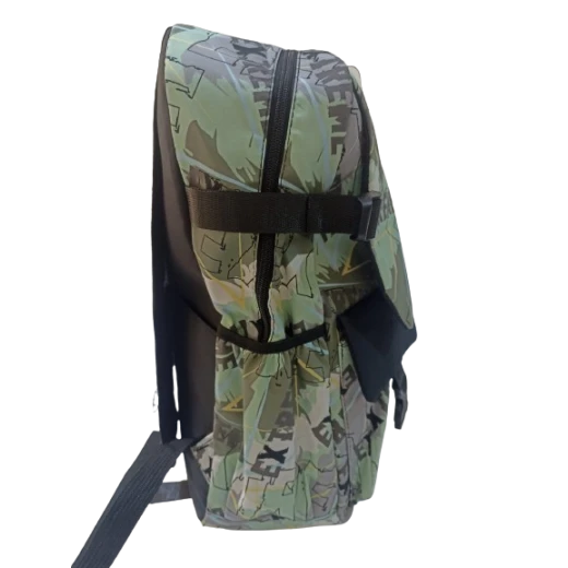 Fashion bag with modern design and graphics - Image 3