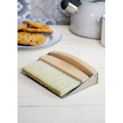 Kitchen Craft Nostalgia Dustpan and Brush Set Table Top 16x11x14cm - KitchenCraft - Image 5