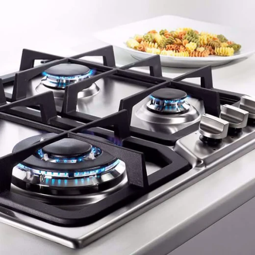 موقد غاز إلبا ٦٠ سم بأربعة شعلات: استمتع بالطهي الفعال مع هذا الموقد الغازي الممتاز لمطبخك. يتميز بشعلات قوية للحرارة السريعة والدقيقة، استمتع بوجبات لذيذة بكل سهولة. سهل التنظيف وتصميم أنيق. - إلبا - Image 2