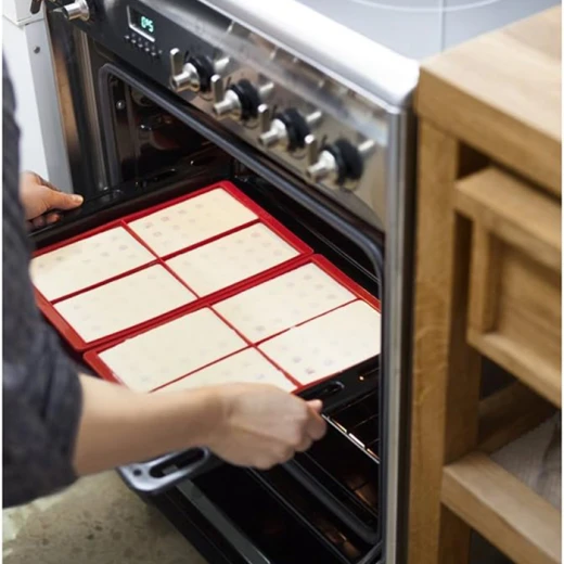 Lekue Silicone Waffle Maker Red, High Temperature Resistant, Makes 8 Waffles - Lekue - Image 3