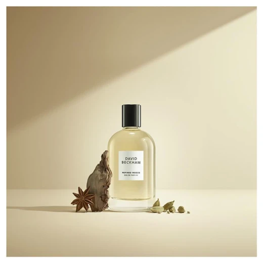 عطر ريفايند وودز أو دو بارفان 100 مل للجنسين، نفحات خشبية وعنبرية، ثبات عالي وأناقة تدوم من ديفيد بيكهام - ديفيد بيكهام - Image 2