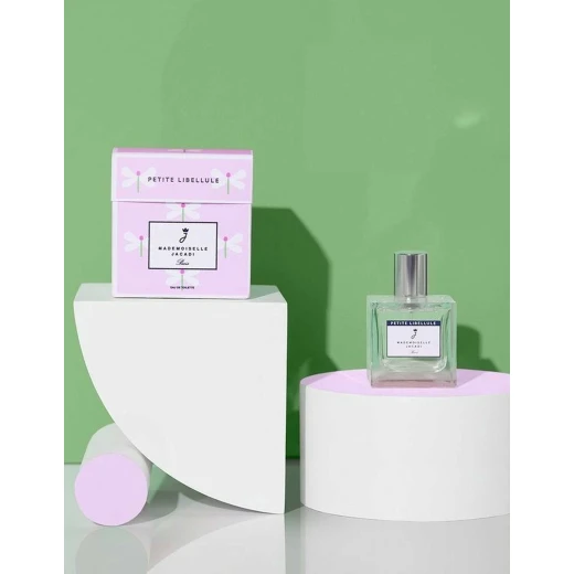 عطر مدموازيل بيتي ليبيلول أو دو تواليت للفتيات برائحة التفاح الأحمر، الشمام والياسمين عطر زهري فاكهي فرنسي أنيق، 100 مل من جاكادي - جاكادي - Image 2