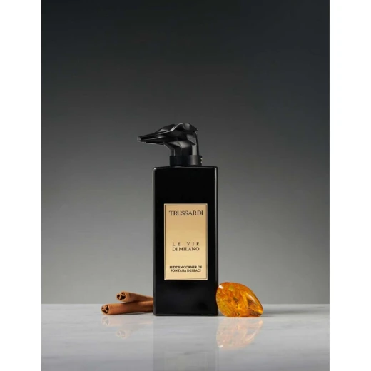 عطر هيدن كورنر أوف فونتانا دي باتشي أو دو بارفان انتنس للجنسين 100 مل من مجموعة لي فاي دي ميلانو برائحة البندق والقرفة والورد والعنبر من تروساردي - تروساردي دونا أو دو - Image 3