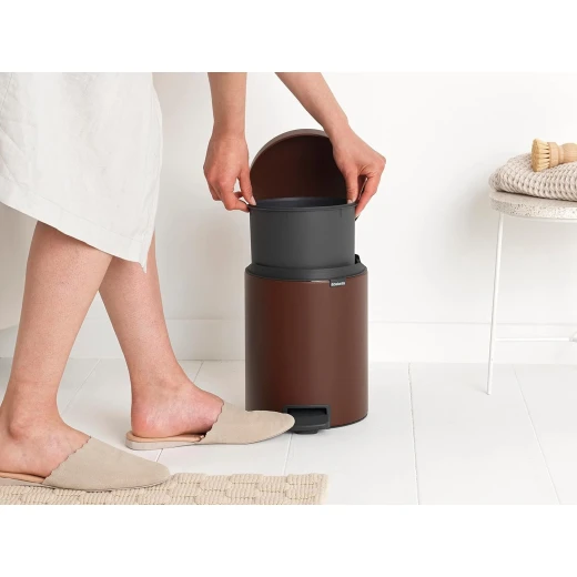 Brabantia New Icon Pedal Bin 5 Liter Mineral Cosy Brown Soft-Close Lid, Removable Inner Bucket, Supports Ocean Cleanup Compact Trash Can  21 x 27 x 29 cm - Brabantia - Image 5
