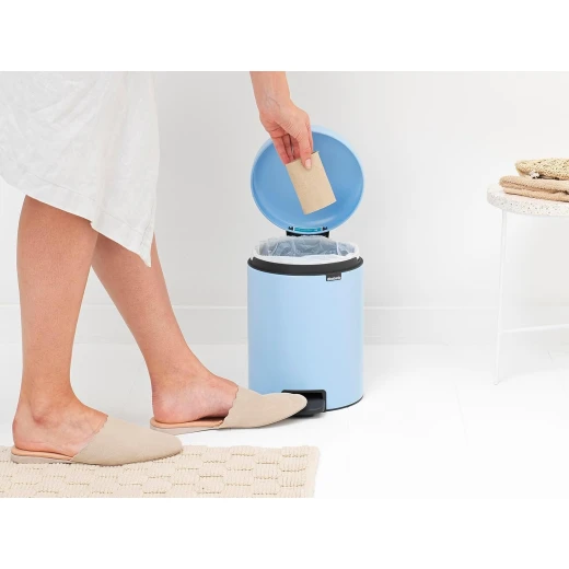 Brabantia NewIcon Pedal Bin 5L Small Waste Bin for Bathroom or Toilet Soft Closing Lid Light Pedal Operation  with Removable Inner Bucket - Non-Slip Base  Dreamy Blue 21 x 27 x 29 cm - Brabantia - Image 8