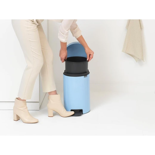 Brabantia NewIcon Pedal Bin 3L Dreamy Blue Soft Close Lid, Odor-Proof, Removable Inner Bucket, Non-Slip Base, Anti-Tilt Compact Trash Can for Bathroom, Bedroom, or Office Stylish and Space-Saving - Brabantia - Image 7