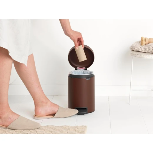 Brabantia - NewIcon Pedal Bin 3L - Small Waste Bin for Bathroom or Toilet - Soft Closing Lid - Light Pedal Operation - with Removable Inner Bucket - Non-Slip Base - Cosy Brown - 17 x 24 x 26 cm - Brabantia - Image 8