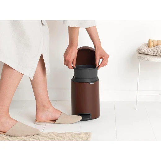 Brabantia - NewIcon Pedal Bin 3L - Small Waste Bin for Bathroom or Toilet - Soft Closing Lid - Light Pedal Operation - with Removable Inner Bucket - Non-Slip Base - Cosy Brown - 17 x 24 x 26 cm - Brabantia - Image 6
