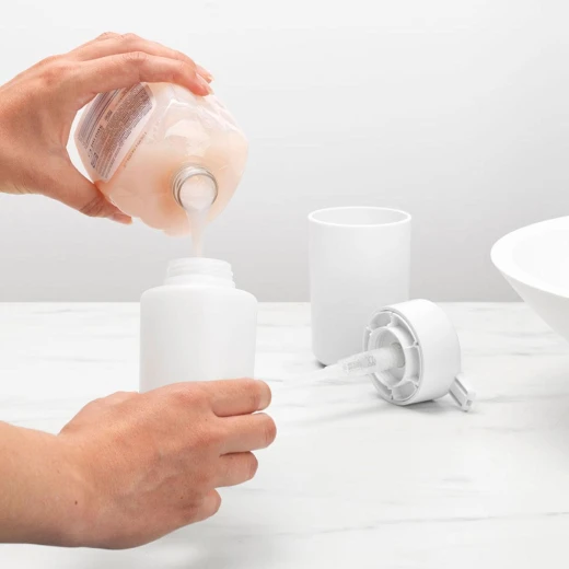 Brabantia ReNew Soap Dispenser White, 250ml Capacity, Drip-Free Pump, Non-Slip Base, Stylish & Functional Bathroom Accessory - Brabantia - Image 3