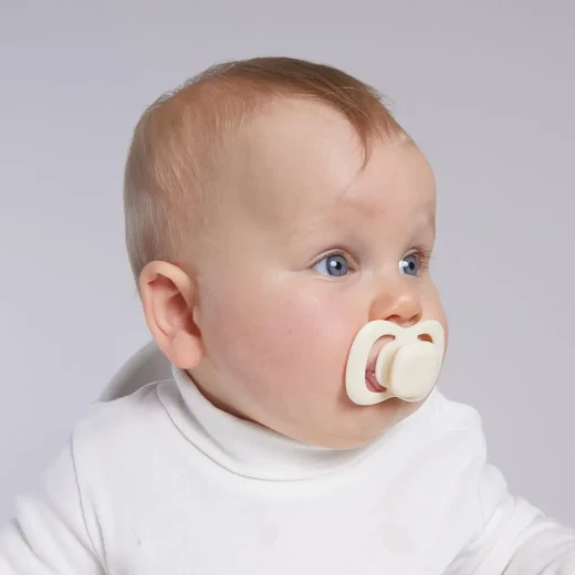 b.box Natural Rubber Pacifiers 0–6 Months, 2-Pack with Protective Cover, Soft vanilla/latte Colors, BPA-Free, Natural Latex Nipple, For Breastfed Babies - B.Box - Image 10