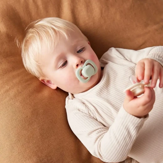b.box Silicone Pacifiers 6m+, 2-Pack Sage/Vanilla, Orthodontic, Symmetrical Shape, BPA-Free with Protective Cover - B.Box - Image 15