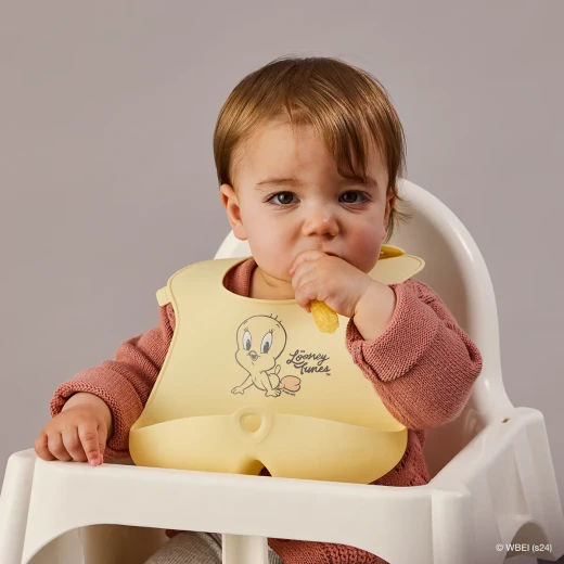 b.box Looney Tones Silicone Bib for Babies 4m+, Deep Catch Pocket, Adjustable Neck, Non-Toxic, Dishwasher Safe, BPA-Free - B.Box - Image 5