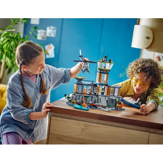 LEGO City Police Prison Island Set with 7 Minifigures – exciting police adventure playset for kids - LEGO - Image 6