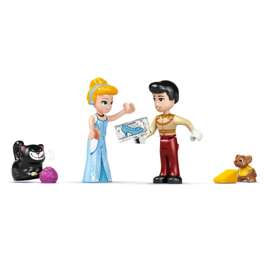 LEGO Disney Cinderella's Castle & Horse Carriage Set – Magical Princess Building Toy for Kids - LEGO - Image 6