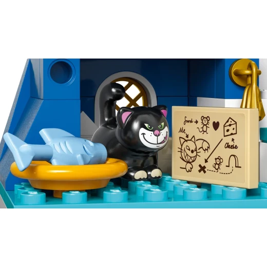 LEGO Disney Cinderella's Castle & Horse Carriage Set – Magical Princess Building Toy for Kids - LEGO - Image 7
