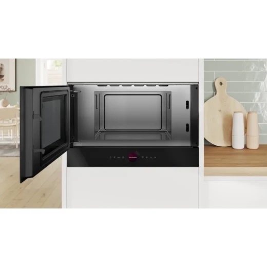 Bosch Serie 8 Black Built-in Microwave Oven - 21L for Modern Kitchens. Enjoy efficient cooking and reheating with this stylish and space-saving appliance. Perfect for apartments and busy households, offering convenience and performance. - BOSCH - Image 4