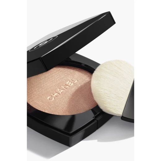 Chanel Poudre Lumière Illuminating Powder Warm Gold for Radiant Glow Highlighting Makeup - Chanel - Image 2