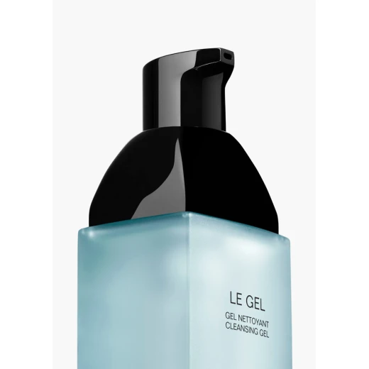 Chanel Le Gel Cleansing Gel - Removes Makeup & Impurities 5oz - Chanel - Image 2