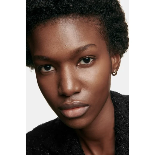CHANEL N°1 DE CHANEL Revitalizing Foundation for Youthful Glow 30ml Natural Radiant Finish Makeup - Chanel - Image 4