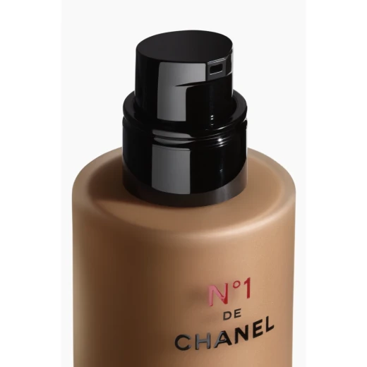 CHANEL N°1 DE CHANEL Revitalizing Foundation for Youthful Glow 30ml Natural Radiant Finish Makeup - Chanel - Image 2