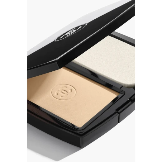 CHANEL Ultra Le Teint Compact Foundation Flawless Matte Finish All Day Wear Buildable Coverage - Chanel - Image 2