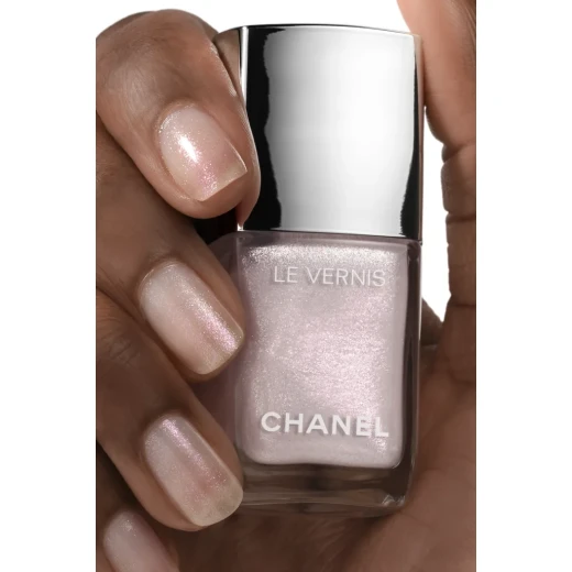 Chanel Le Vernis Summer Edition Luminous Finish Nail Polish 13ml Radiant Color Manicure Longwear Formula with Silver Cap - Chanel - Image 3