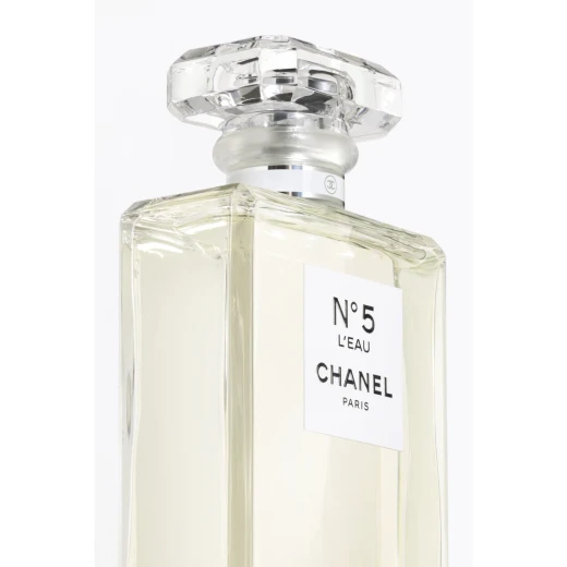 Chanel N°5 L'Eau 100ml Eau de Toilette for Women Fresh Floral Perfume with Citrus and Rose Notes - Chanel - Image 2