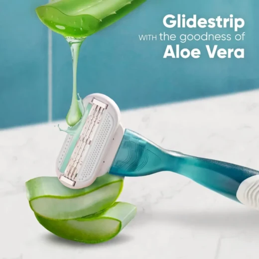 Gillette Venus Smooth Razor for Women with Aloe Vera, 3-Blade, Ergonomic Grip - Gillette - Image 2