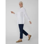 قميص نسائي ستاتي أبيض بأزرار – مقاس 46  تصميم كلاسيكي أنيق من قماش مريح وخفيف مثالي للعمل والخروجات اليومية سهل التنسيق مع الجينز أو البناطيل القماشية - ملابس لولو شوب