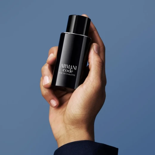 Giorgio Armani Code Eau de Toilette Gift Set for Men: Includes 75ml and 15ml Bottles, Perfect for Gifting and Travel, Classic Scent - Giorgio Armani - Image 4