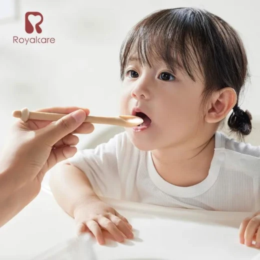 طقم ملاعق إطعام الأطفال من رويال كير مع علبة تخزين، رأس ناعم، سهل التنظيف - رويال كير - Image 2
