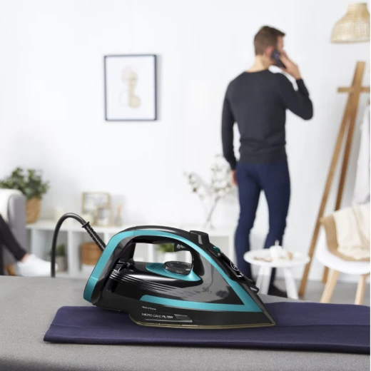 Tefal Puregliss FV8066 Steam Iron: 3000W Power, Black and Blue Design, Anti Drip and Self Clean Features for Efficient Ironing - Image 7