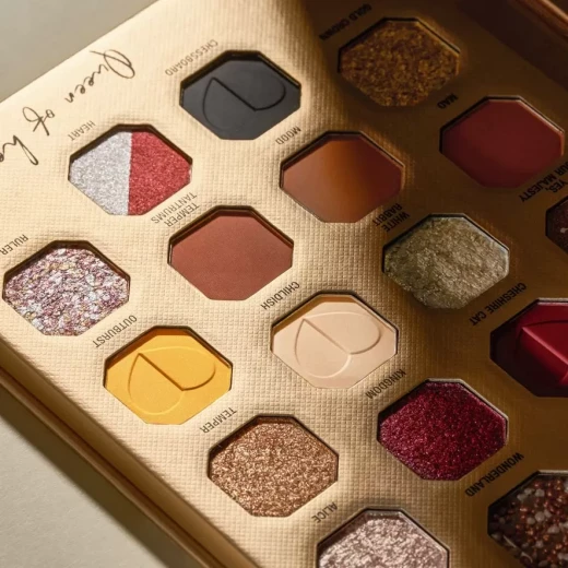 CATRICE Cosmetics Disney Villains Queen of Hearts Eyeshadow Palette All Ways Are My Ways 18g 030 - Catrice - Image 5