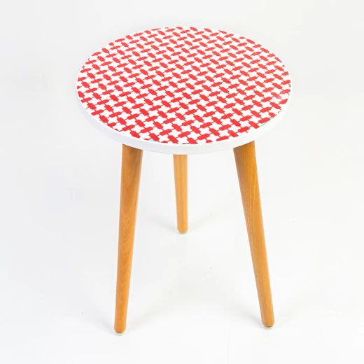 Modern Circular Wooden Side Table Featuring Traditional Red & White Modern Circular Wooden Side Table Featuring Traditional Red & White