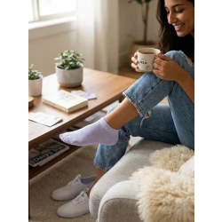 جرابات نسائية كاملة القدم مريحة وناعمة بتصميم قطني مرن يغطي الأصابع حتى الكعب، قابلة للتهوية، مقاومة للانزلاق، مثالية للاستخدام اليومي مع ألوان هادئة عصرية وجودة عالية تدوم طويلاً