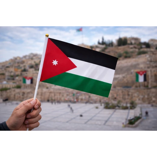 علم الأردن على عصاية 40×30 سم – علم وطني عالي الجودة مع عصا بلاستيكية خفيفة، مثالي للاحتفالات والمناسبات الوطنية والمدارس والفعاليات الرسمية علم الأردن على عصاية 40×30 سم – علم وطني عالي الجودة مع عصا بلاستيكية خفيفة، مثالي للاحتفالات والمناسبات الوطنية والمدارس والفعاليات الرسمية