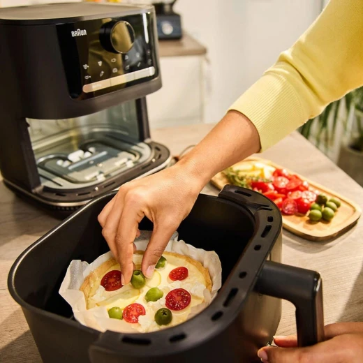 قلاية براون MultiFry 5 الهوائية 2 في 1 HF 5050 أسود، تقنية RealOven، سعة 6.0 لتر - Image 4