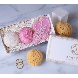 Luxury Mother’s Day Gift Box made of soap, elegant and unique decorative design, perfect for gifting, combines beauty and fragrance with a premium touch, ideal for special occasions and stylish presentation