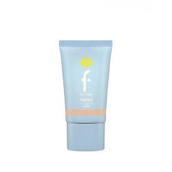 فلورمار - Soft Beige 002 مرطب ملون وواقي شمس بتركيبة خفيفة يمنح تغطية طبيعية لتوحيد لون البشرة مع ترطيب عميق وإشراقة صحية يومية