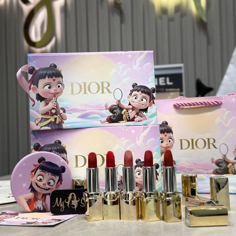 Dior 5-Piece Limited Edition Lipstick Set featuring iconic shades 999 Velvet Matte, 720 Icon Satin, 772 Classic Rosewood Matte, 840 Radiant Velvet, and 888 Bold Red Matte for a timeless luxury makeup look, perfect for daily wear and special occasions, combining elegance, rich color payoff, and long-lasting formula - Christian Dior