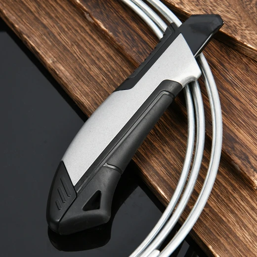 Deli 18mm Aluminum Alloy Utility Knife SK2 Blade TPR ABS Body Standard Color - Deli - Image 4