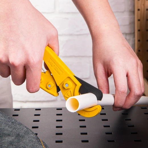 Deli Pipe Cutter 33mm, 65Mn Blade, Cuts 3-33mm Diameter Pipes, G38W Plastic Shell - Deli - Image 6