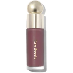 رير بيوتي Soft Liquid Blush – درجة Believe، بلاشر سائل خفيف بلمسة مطفية ناعمة، تركيبة سهلة الدمج وطويلة الثبات تمنح الخدود مظهراً طبيعياً وصحياً